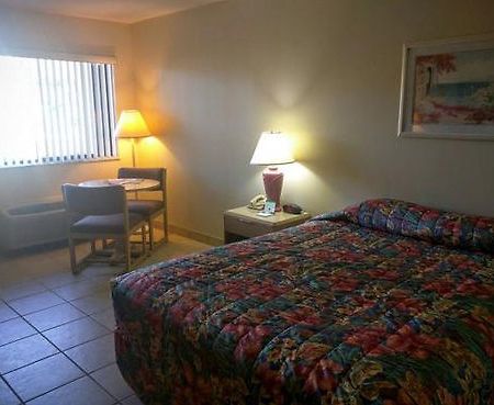 Cypress Cove Nudist Resort Poinciana Exterior photo